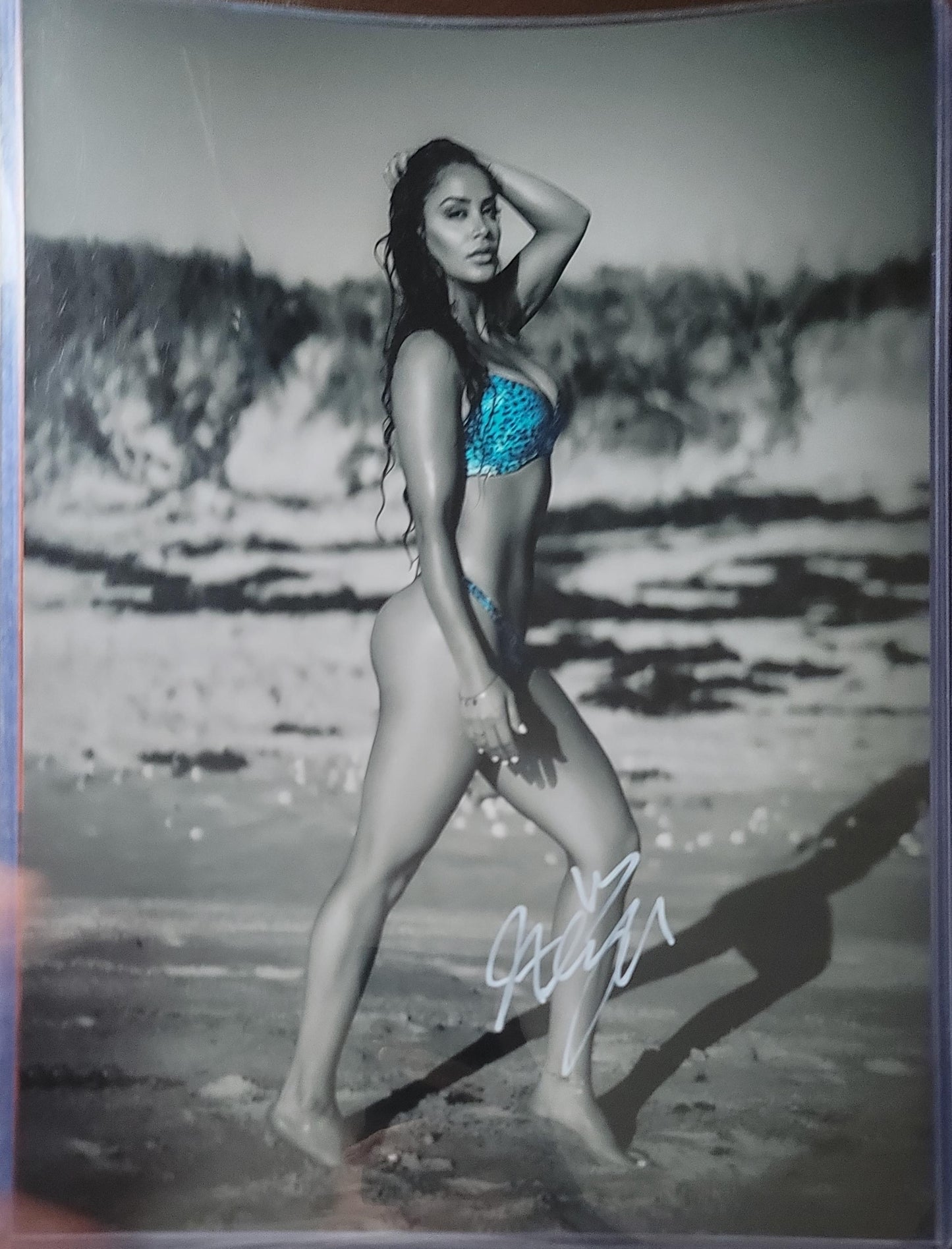 Aliyah (11x14 metallic photo) signed auto autographed