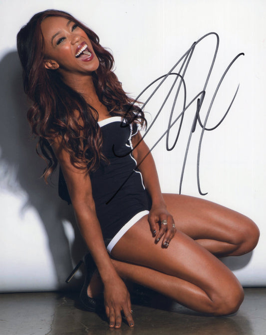 Alicia Fox (8x10) WWE photo signed auto autographed