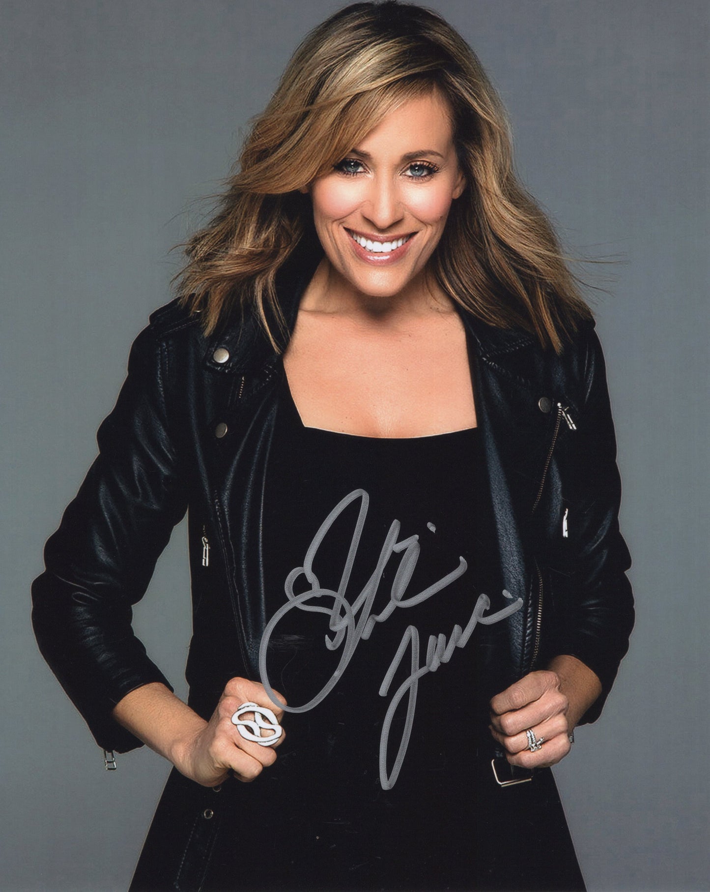 Lillian Garcia (8x10) WWE photo signed auto autographed