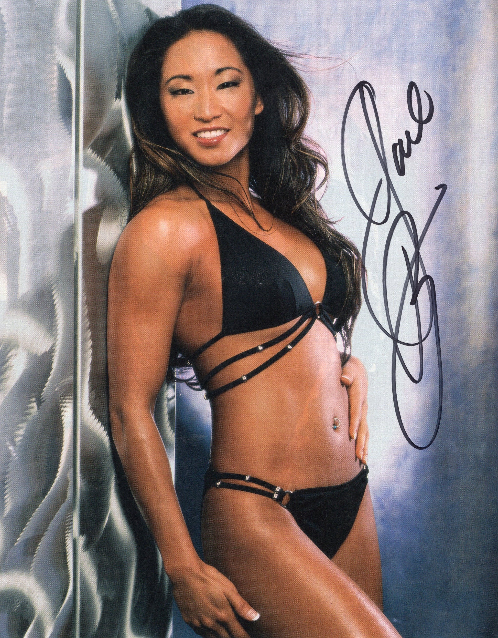 Gail Kim (magazine page) photo signed auto autographed – Funhouse Autographs