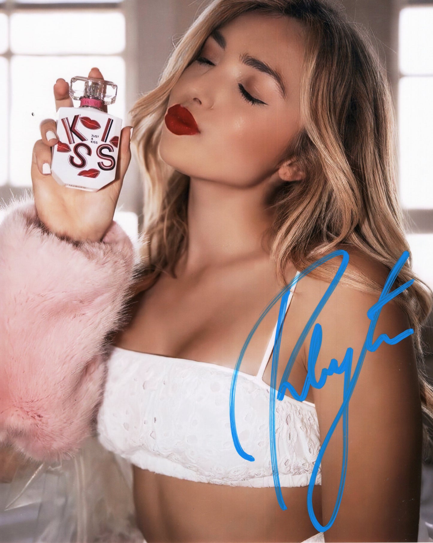 Peyton List cobra kai Tory (metallic 8x10) photo signed auto autographed celebrity