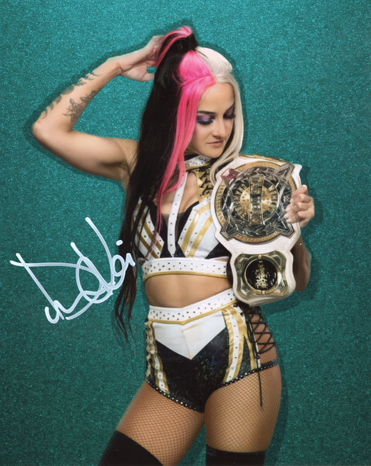 Dakota Kai (funhouse metallic 8x10) WWE photo signed auto autographed