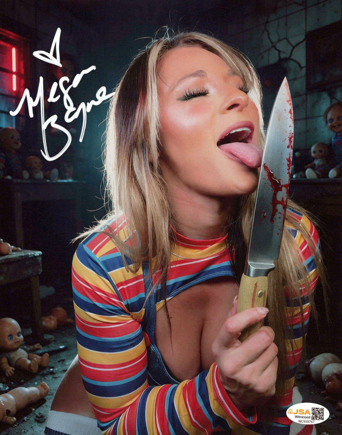 Megan Bayne (metallic 8x10 photo) FUNHOUSE JSA COA AEW autographed