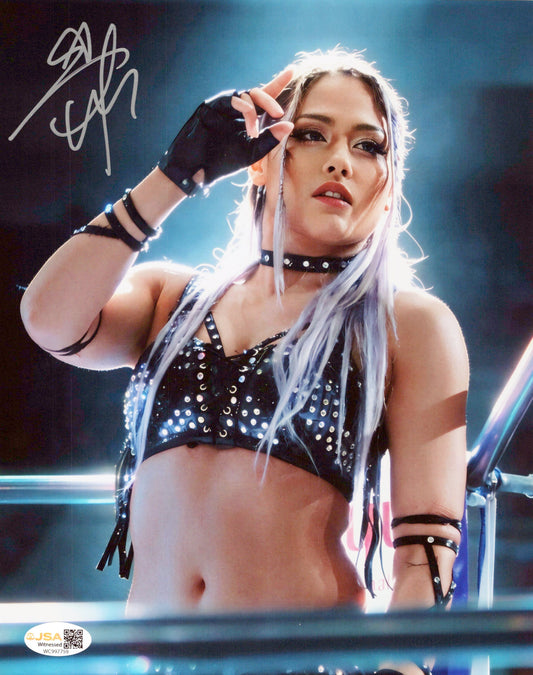 Giulia (metallic 8x10 photo) JSA COA FUNHOUSE METALLIC WWE autographed