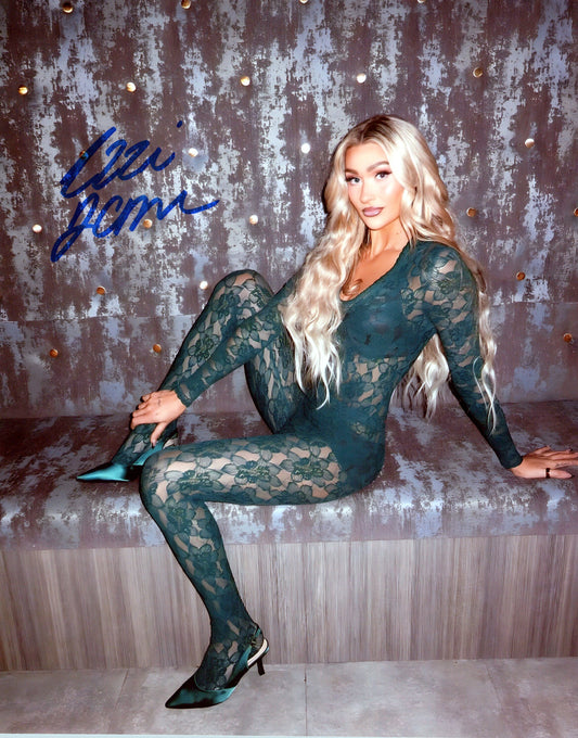 Izzi Dame (8x10) photo signed auto autographed  NXT WWE