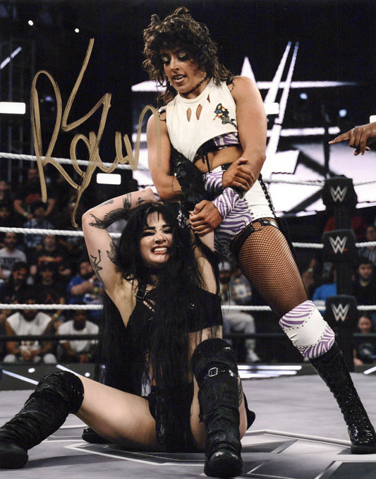 Lizzy Rain (8x10) WWE NXT photo signed auto autographed